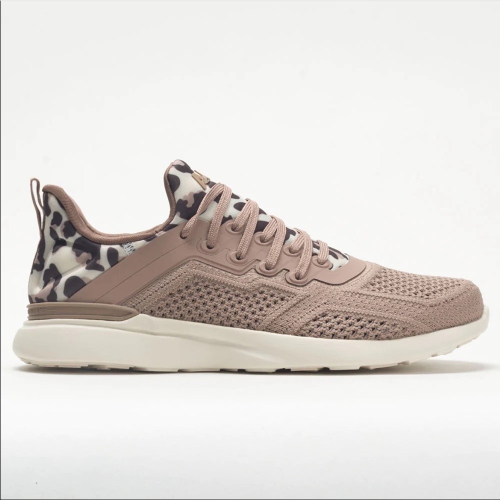 APL Womens Techloom Tracer brand new in box size 7.5 almond/pristine/leopard